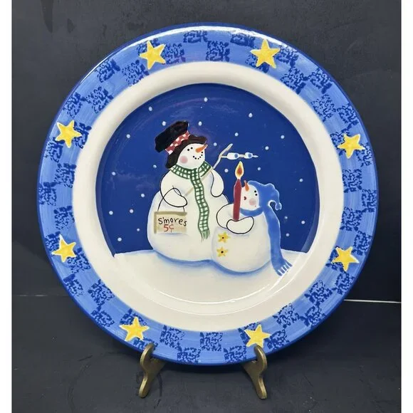 (2) SANDI GORE EVANS THE S'MORES THE MERRIER Jolly Follies Dinner Plates Snowmen - Picture 11 of 13